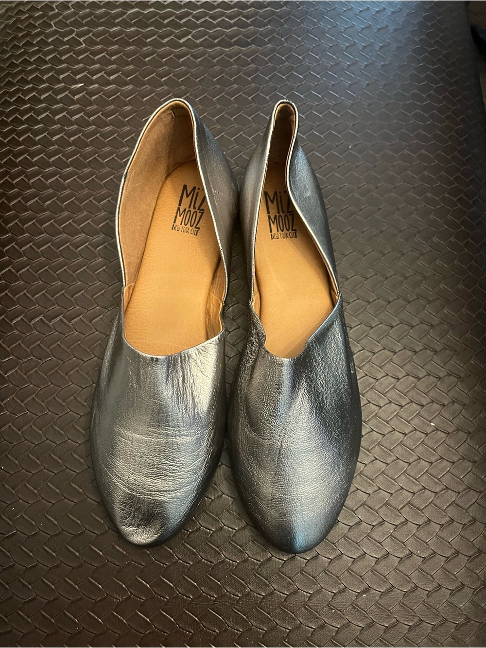 Miz Mooz Kimmy Shimmery Silver Leather Slip-On Flats Size 41 ( see last 2 pics)